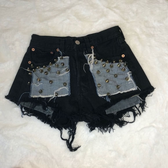 Vintage 501 Black Levi’s Shorts - Picture 5 of 5